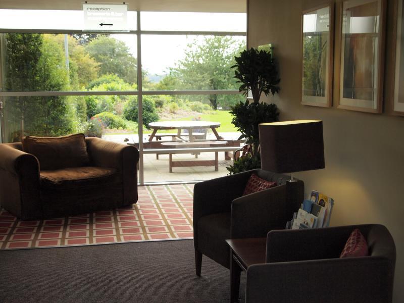 Holiday Inn Dumfries By Ihg Eksteriør billede