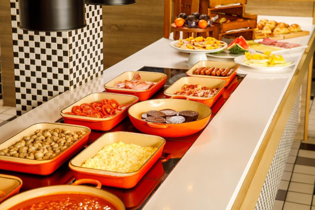 Holiday Inn Dumfries By Ihg Eksteriør billede
